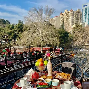 Nizami Central Street Bakü