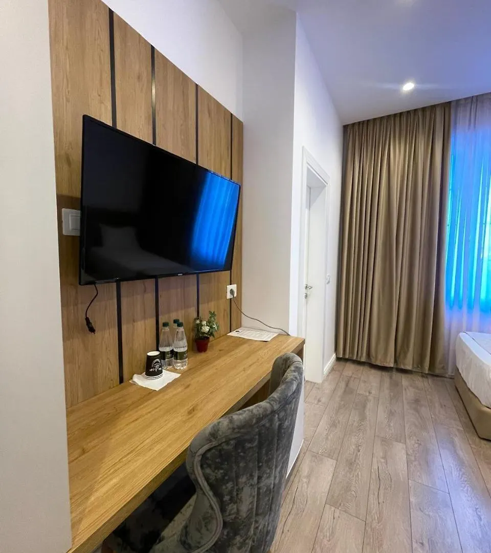 Reign Hotel Vore