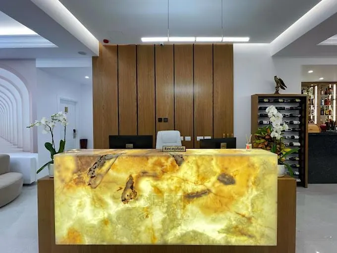 Reign Hotel Vore